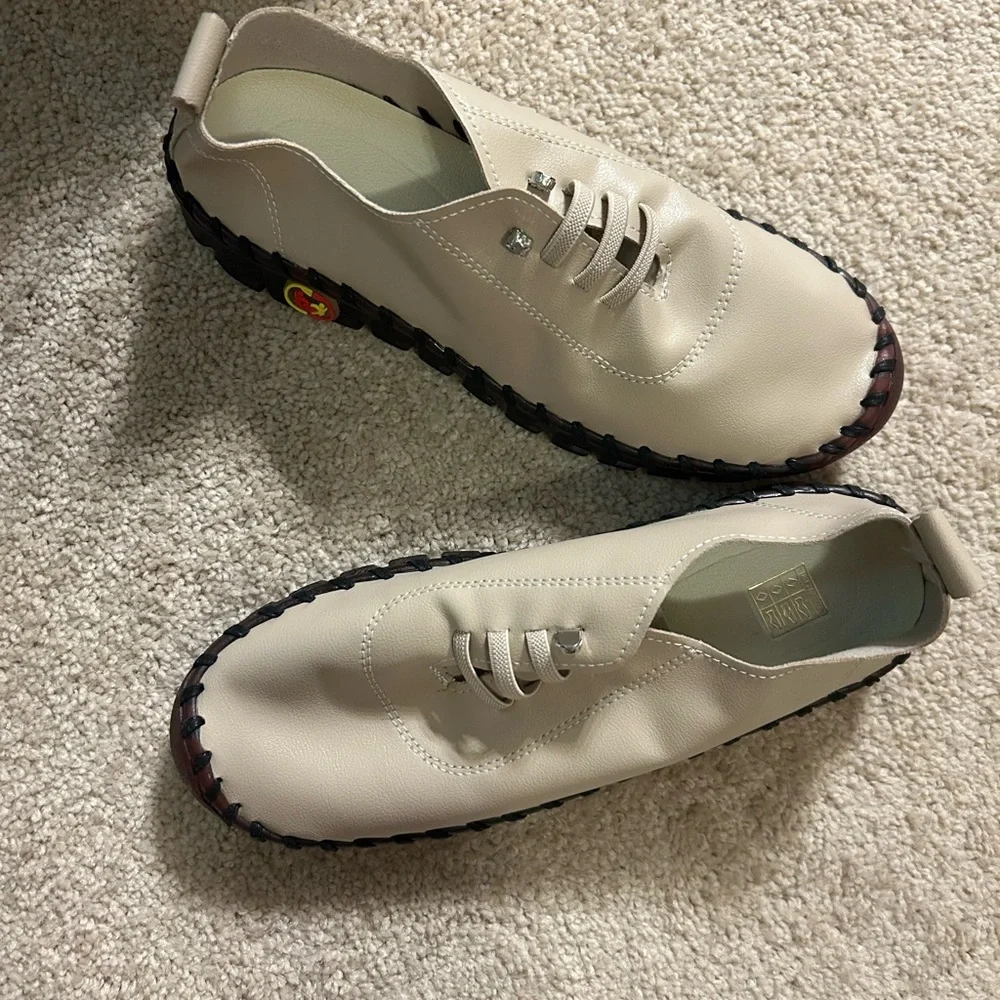 OY Unisex Cream Sneakers